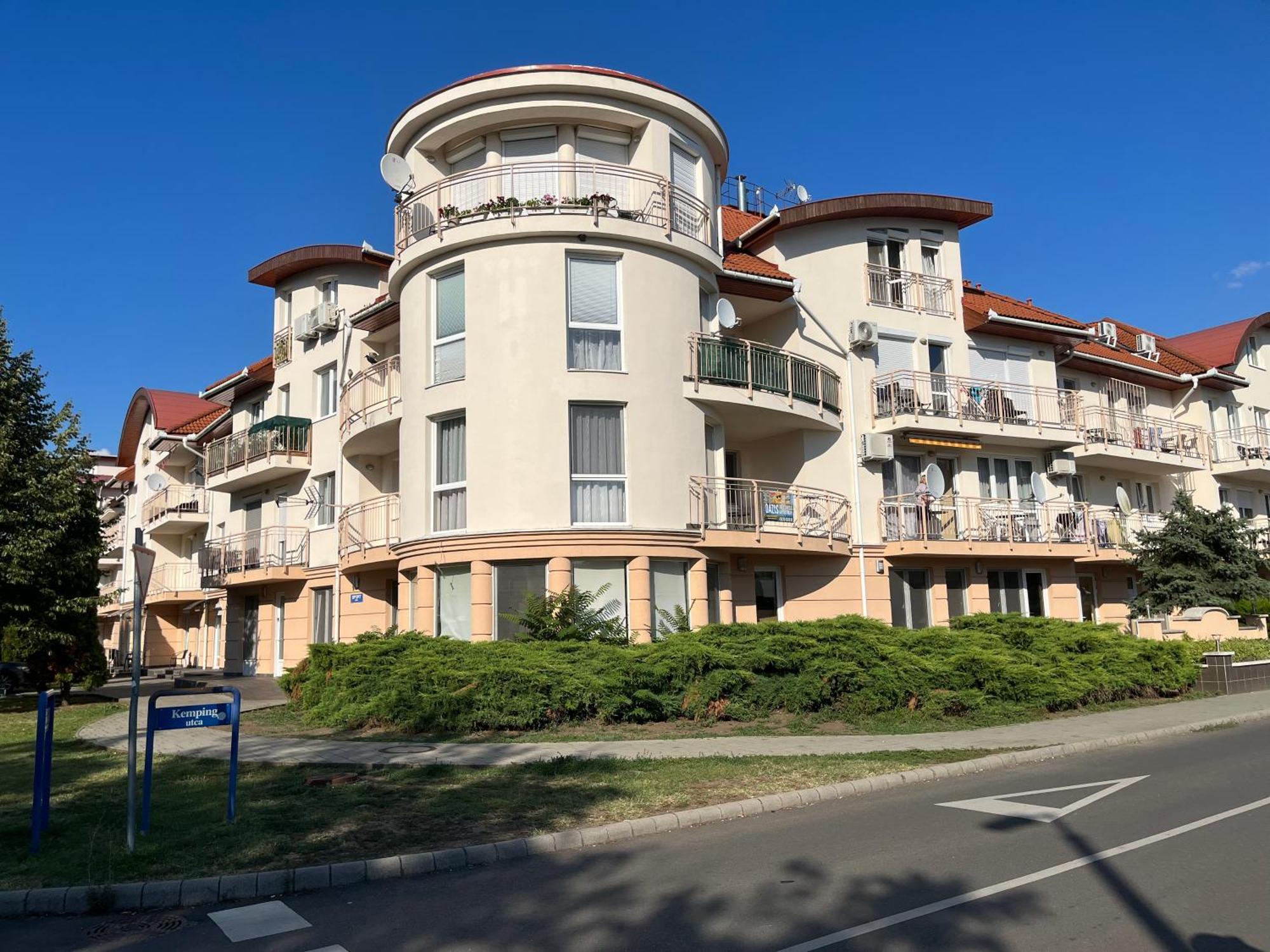 Brookforest Apartman Hajdúszoboszló Dış mekan fotoğraf
