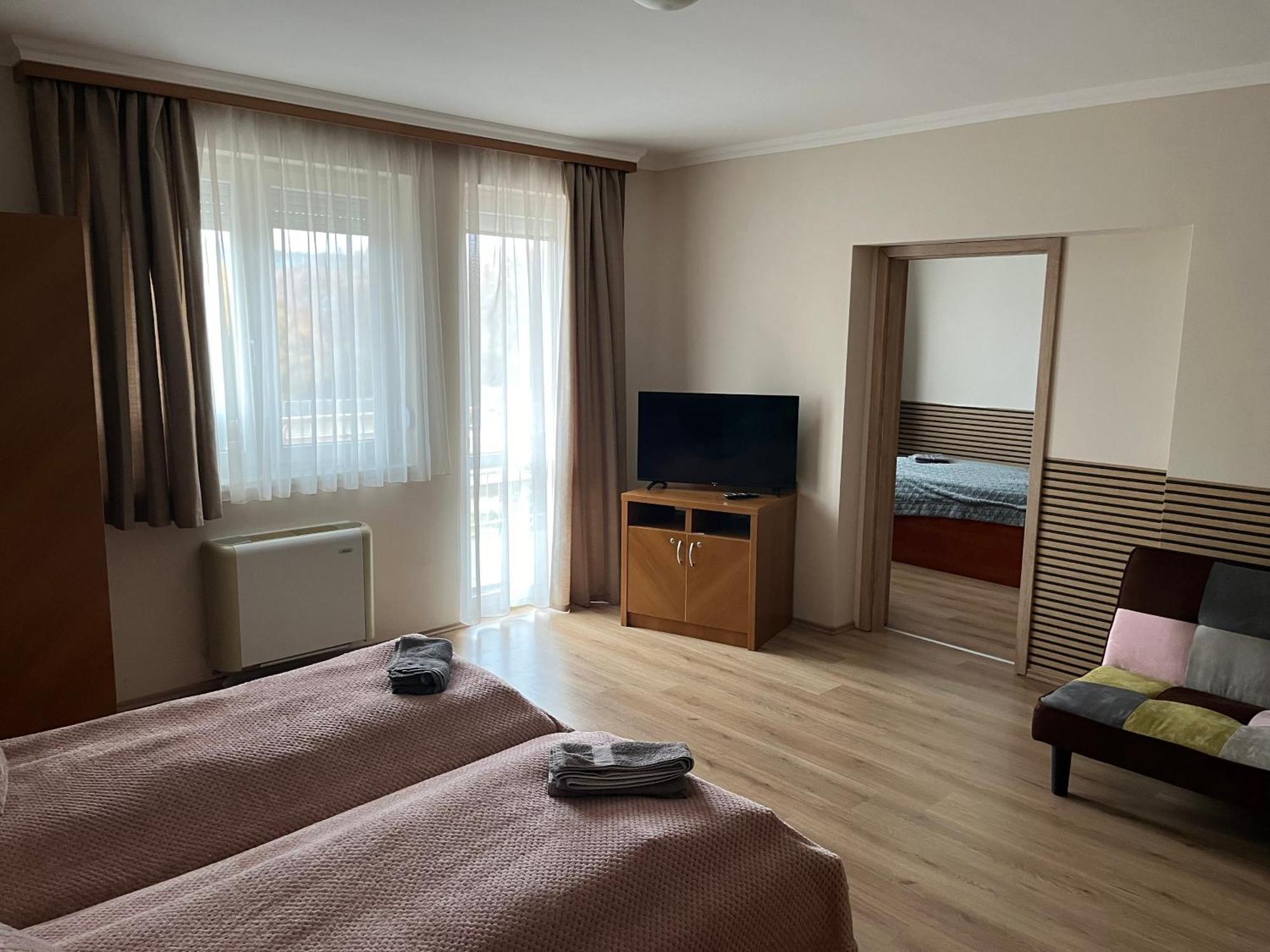 Brookforest Apartman Hajdúszoboszló Dış mekan fotoğraf
