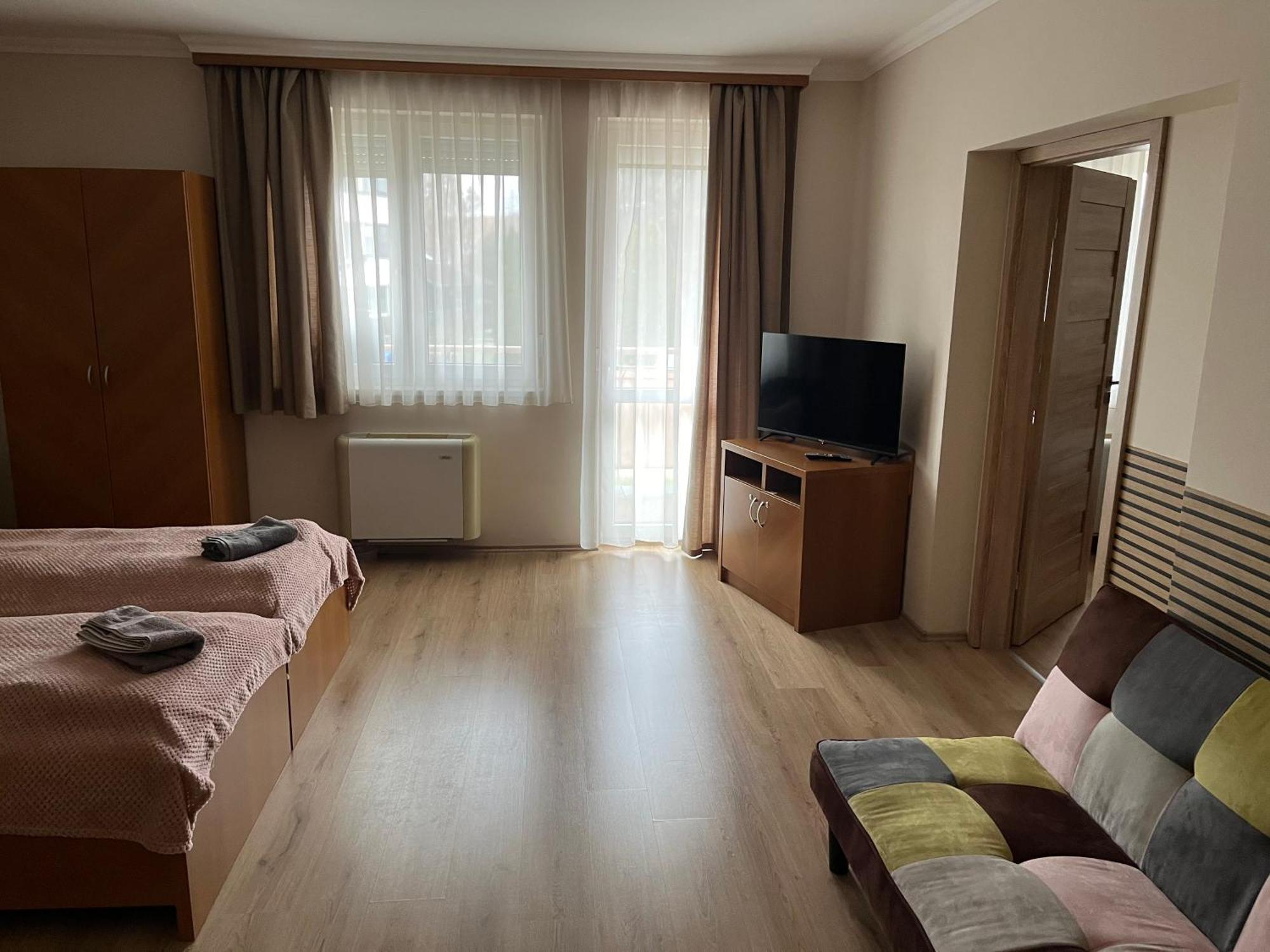 Brookforest Apartman Hajdúszoboszló Dış mekan fotoğraf