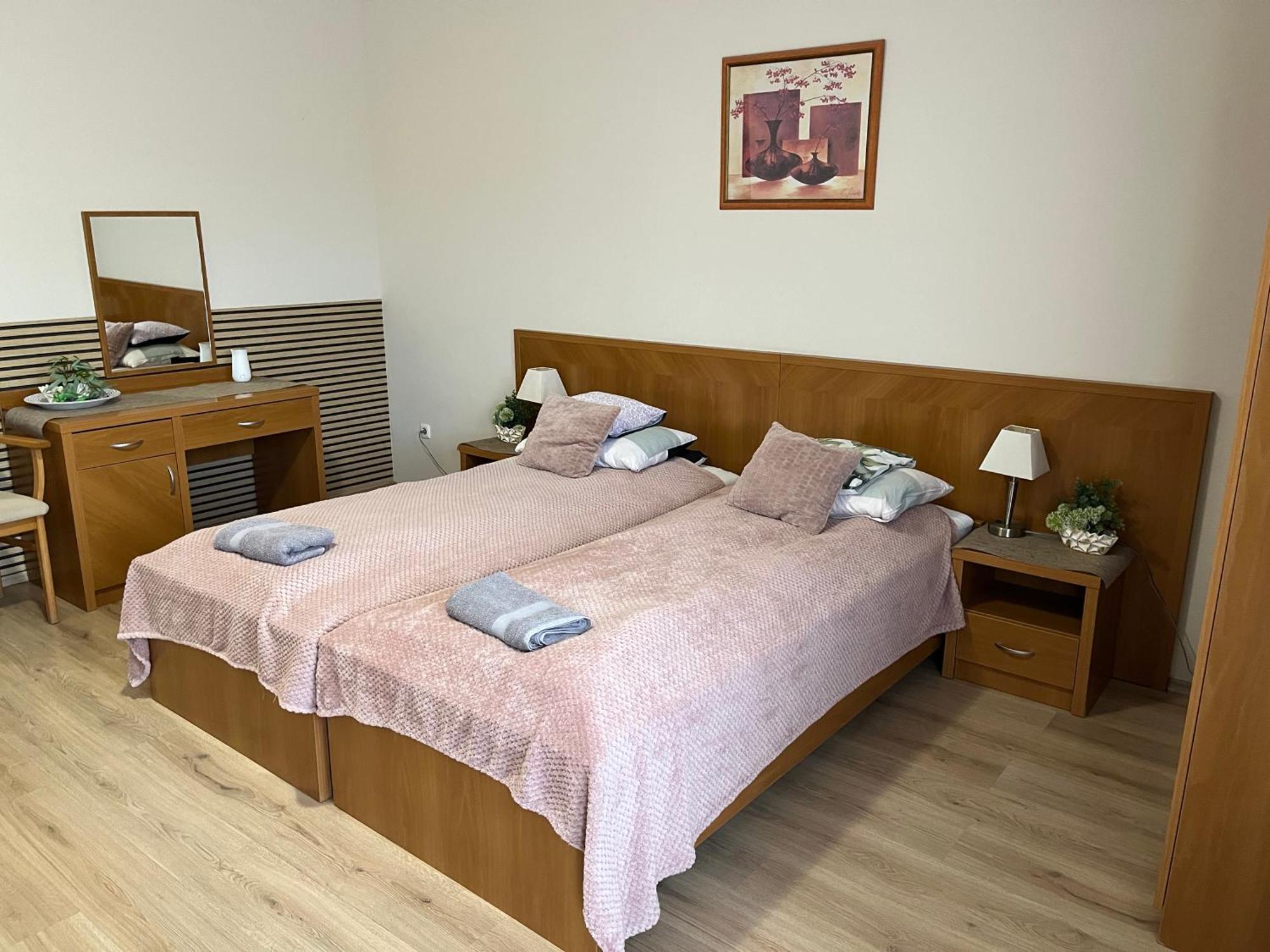 Brookforest Apartman Hajdúszoboszló Dış mekan fotoğraf